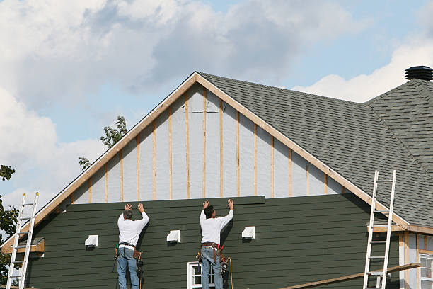 Professional Wood Siding technician working in Monroeville, IN